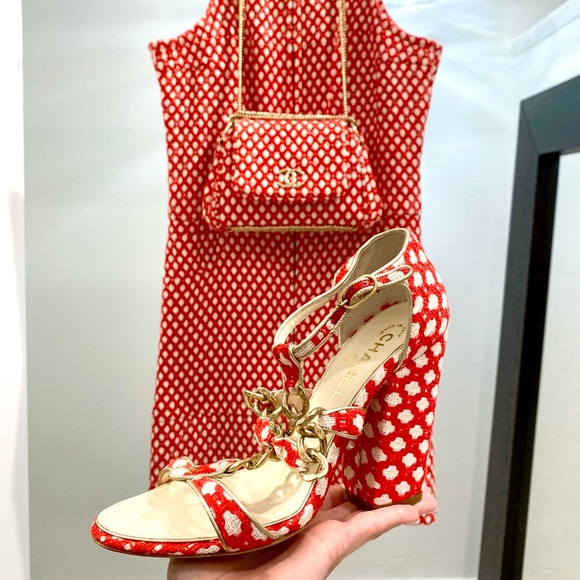 SOLD Authentic Chanel Red and White Tweed Dress size 38 - Picture 6 of 13